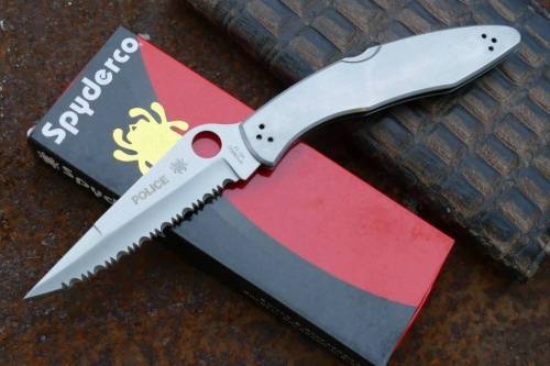 5891 Spyderco Police Full Serrated Edge фото 5